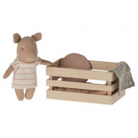 Baby Schwein in Holzkiste-Mädchen /Pig, Baby in box - Girl, Maileg