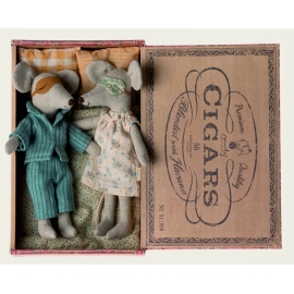 Mama und Papa Mäuse in Box /Mum and dad mice in cigarbox, Maileg