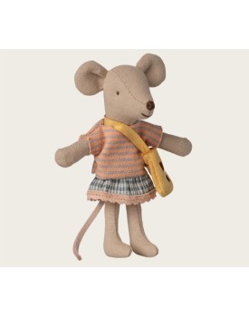 Kleidung und Tasche, Kleine Schwester Maus