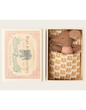 Schläfrige Babymaus in Matchbox - Rose